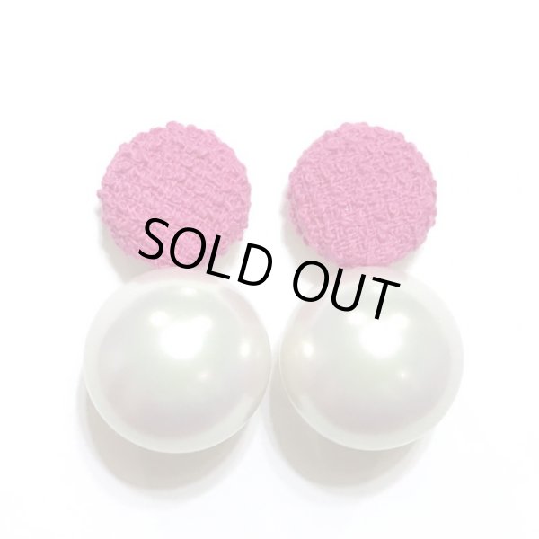 画像2: ツイードと巨大パールのピアス☆フーシャピンク（イヤリング可） (2)