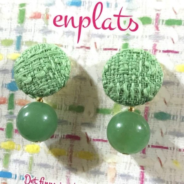 画像6: ツイードと天然石のイヤリング☆1粒グリーンアベンチュリン(ピアス可) (6)