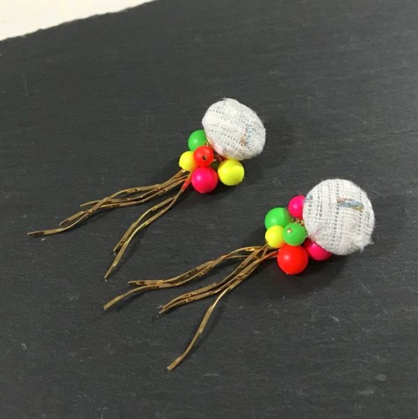 画像5: ツイードとネオンのイヤリング☆ホワイト（ピアス可） (5)