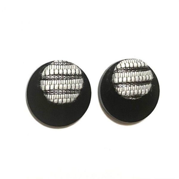 画像4: ツイードとアクリルの耳飾り　S　ブラック×ボーダー（イヤリング・ピアス可） (4)