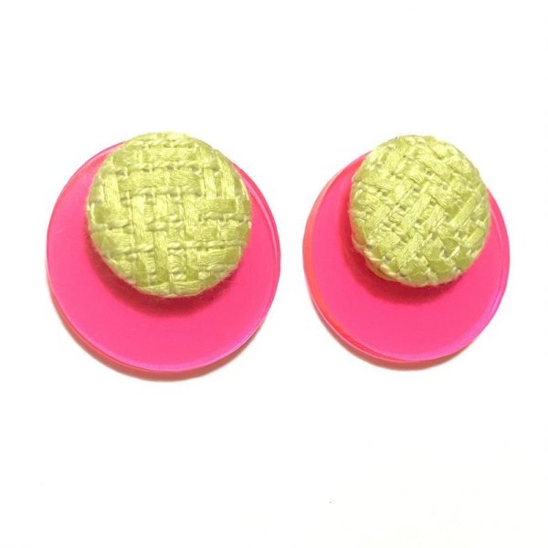 画像5: ツイードとアクリルの耳飾り　ネオンピンク×イエロー（イヤリング・ピアス可） (5)