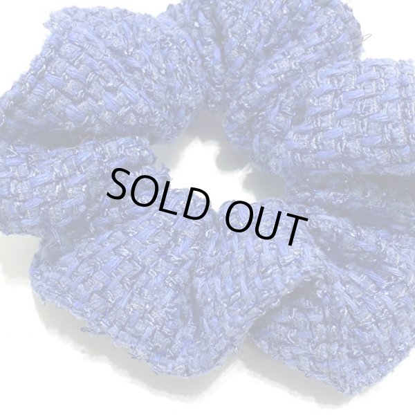 画像4: ラメ入りの青いツイードのシュシュ (4)